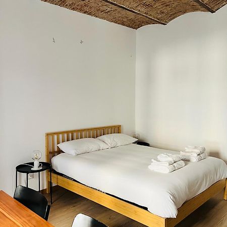 Cozy Studio Navigli Milan Bagian luar foto