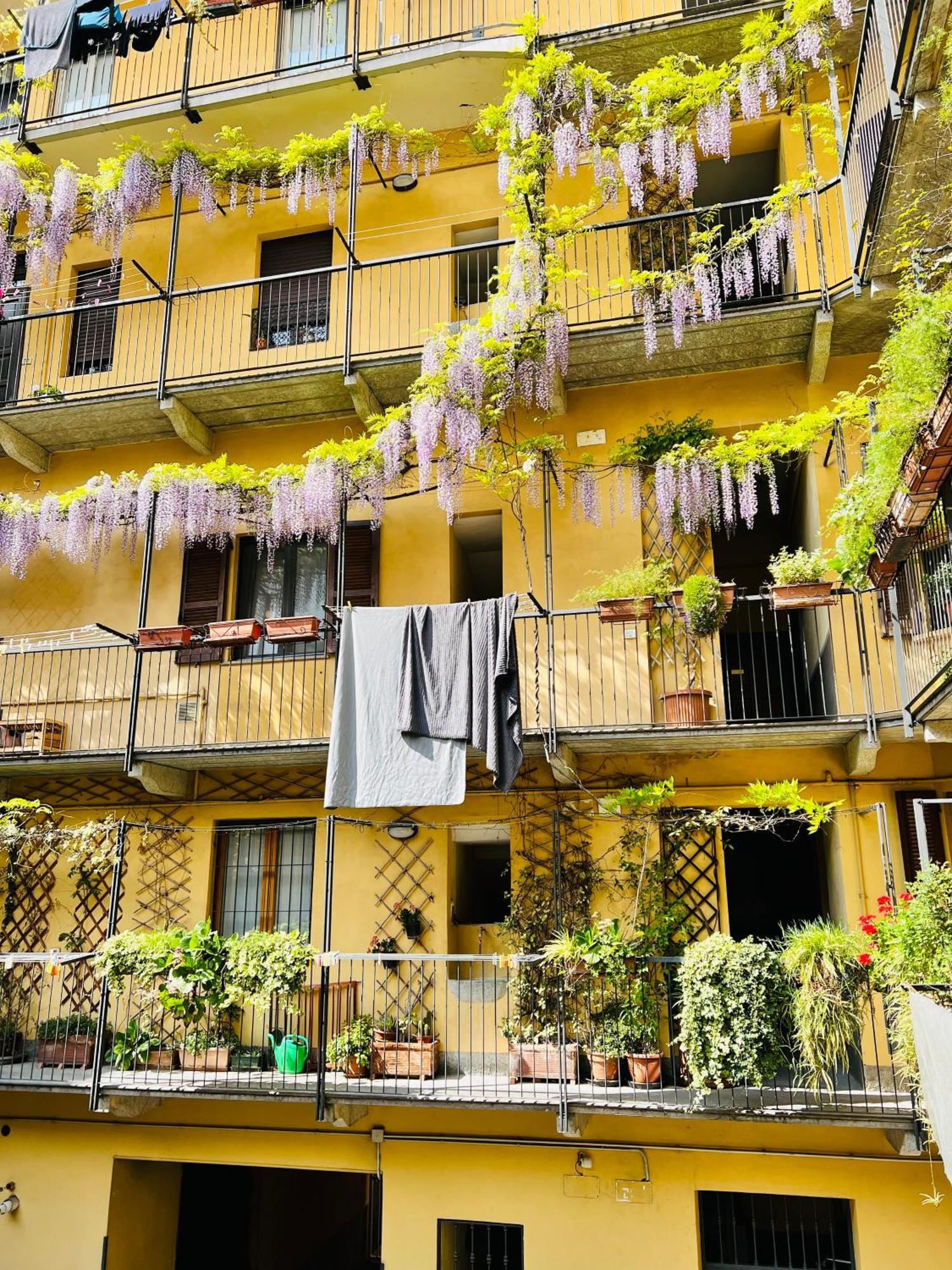 Cozy Studio Navigli Milan Bagian luar foto