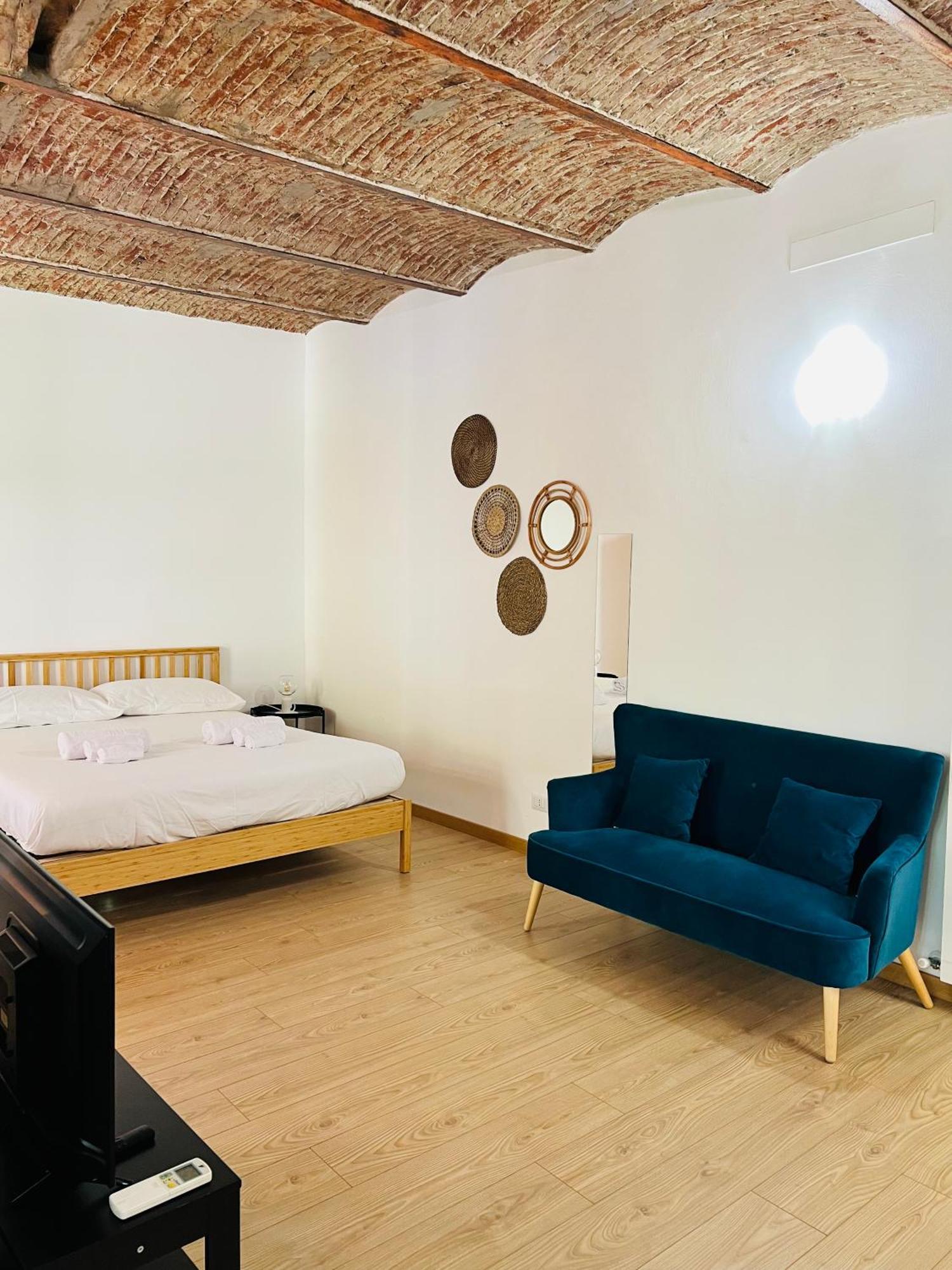 Cozy Studio Navigli Milan Bagian luar foto